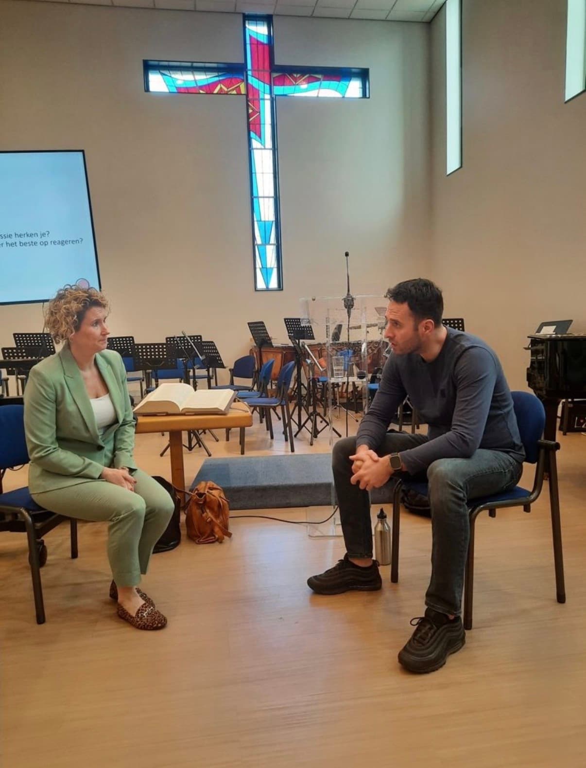 Annelies Spitz en Yarick de Bree agressietraining in de kerk